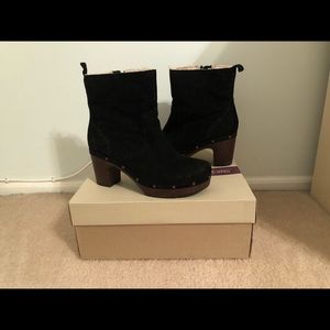 CLARKS Booties